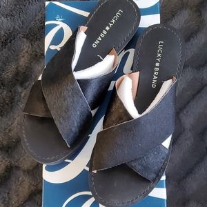 Lucky Brand black calfhair slipper 8.5M (runs small)